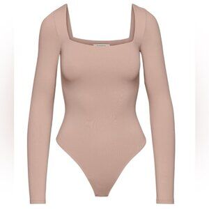 Babaton Contour Squareneck Longsleeve Bodysuit